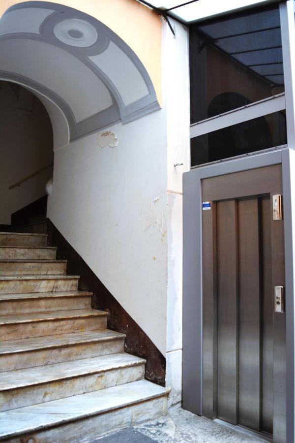 Porta Felu Apartment Салерно Екстериор снимка